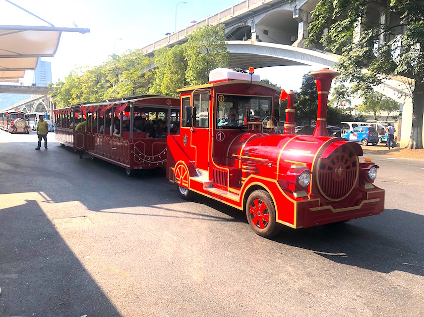 無(wú)軌電動(dòng)觀光小火車